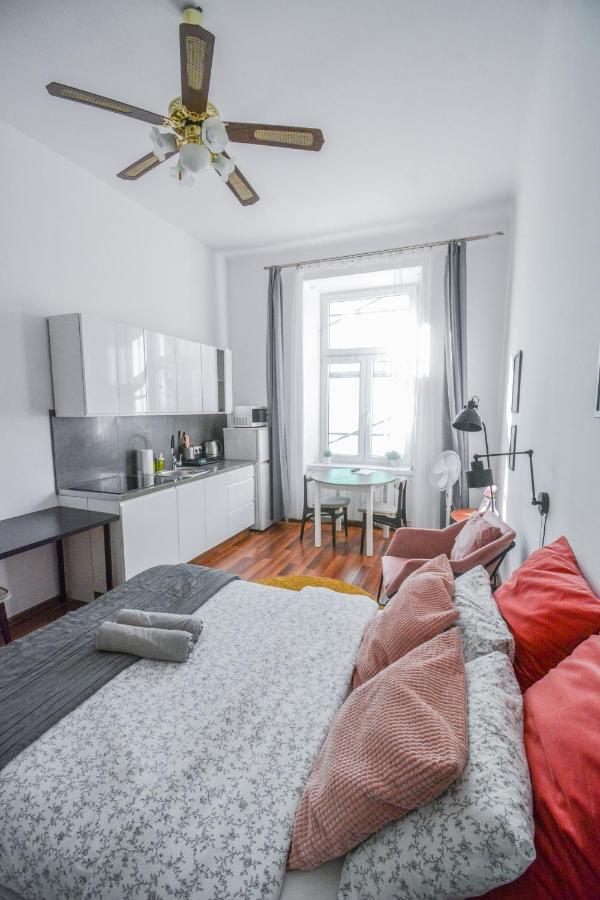 Lion Apartments - Laba Краков Экстерьер фото